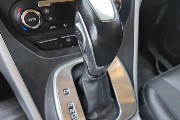 Used Ford Kuga 2015 1.5L GTDi Two-Wheel Drive Fashion Edition Gear Lever