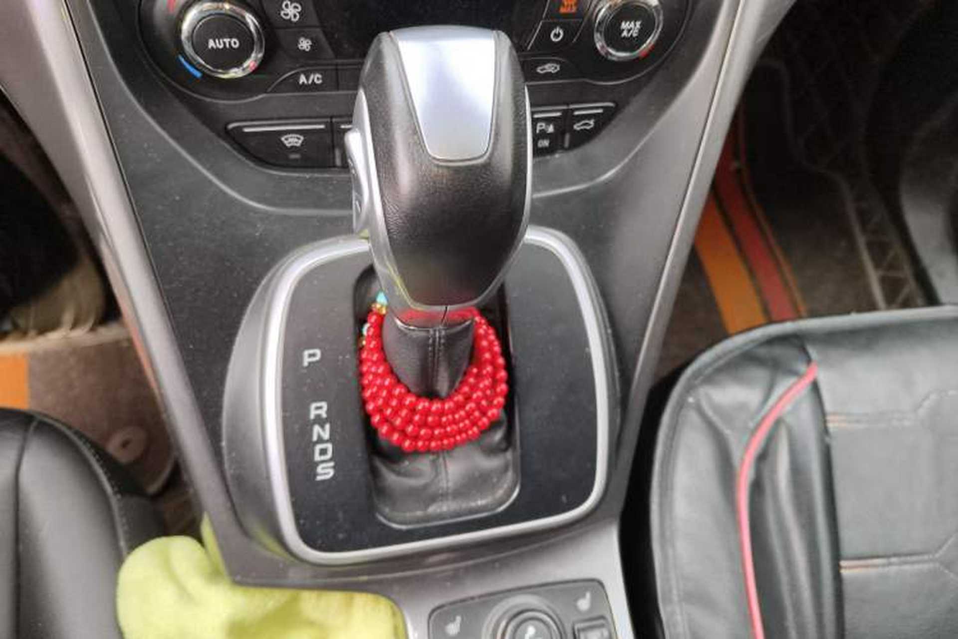 Used Ford Kuga 2015 2.0L GTDi Four-Wheel Drive Prestige Model Gear Lever