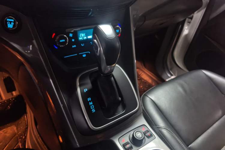 Used Ford Kuga 2015 1.5L GTDi Four-Wheel-Drive Elite Model Gear Lever