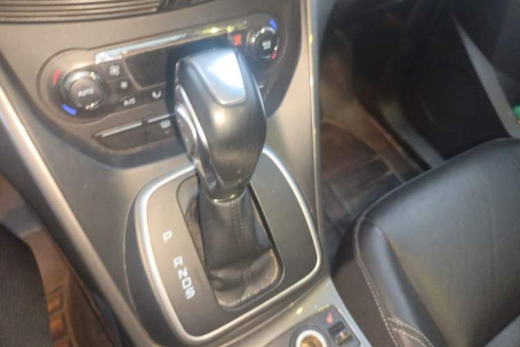 Used Ford Kuga 2015 2.0L GTDi Four-Wheel Drive Elite Model Gear Lever