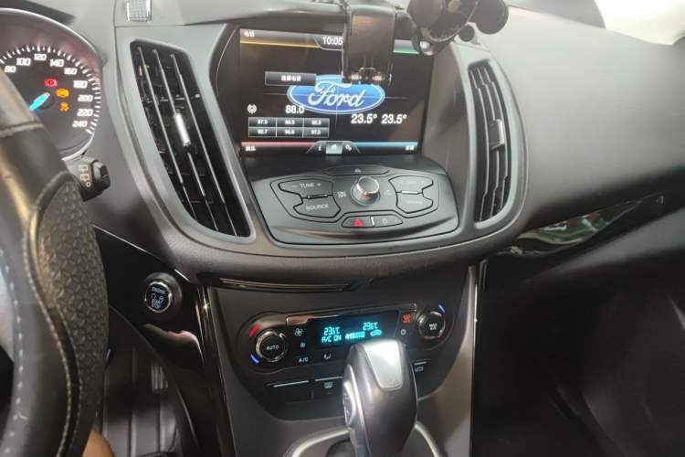 Used Ford Kuga 2015 2.0L GTDi Four-Wheel-Drive Sport Model Gear Lever