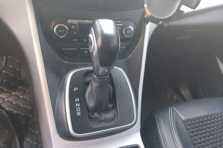 Used Ford Kuga 2015 1.5L GTDi Two-Wheel Drive Fashion Edition Gear Lever