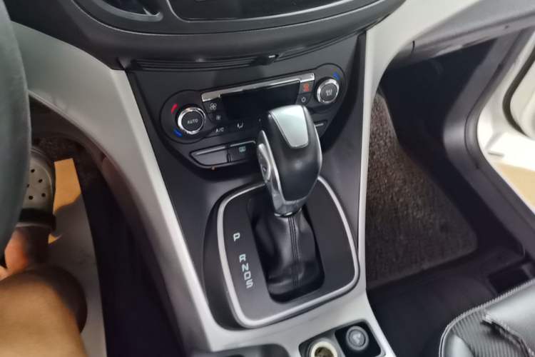 Used Ford Kuga 2015 1.5L GTDi Two-Wheel Drive Fashion Edition Gear Lever