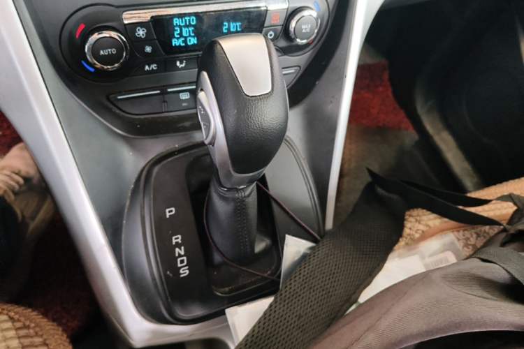 Used Ford Kuga 2015 1.5L GTDi Two-Wheel-Drive Comfort Model Gear Lever