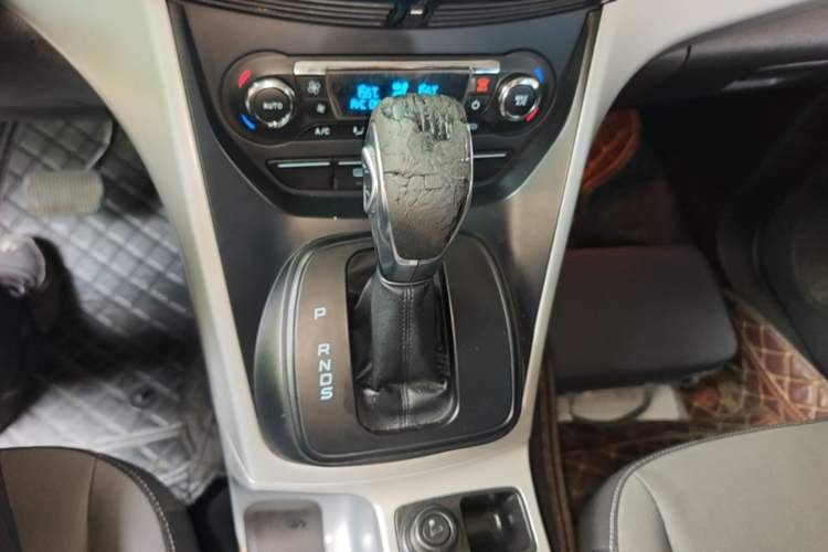 Used Ford Kuga 2015 1.5L GTDi Two-Wheel-Drive Comfort Model Gear Lever