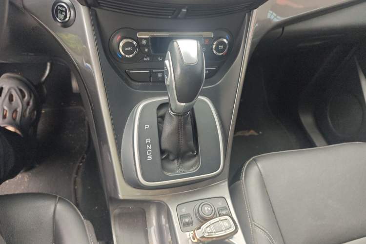 Used Ford Kuga 2015 1.5L GTDi Four-Wheel-Drive Elite Model Gear Lever