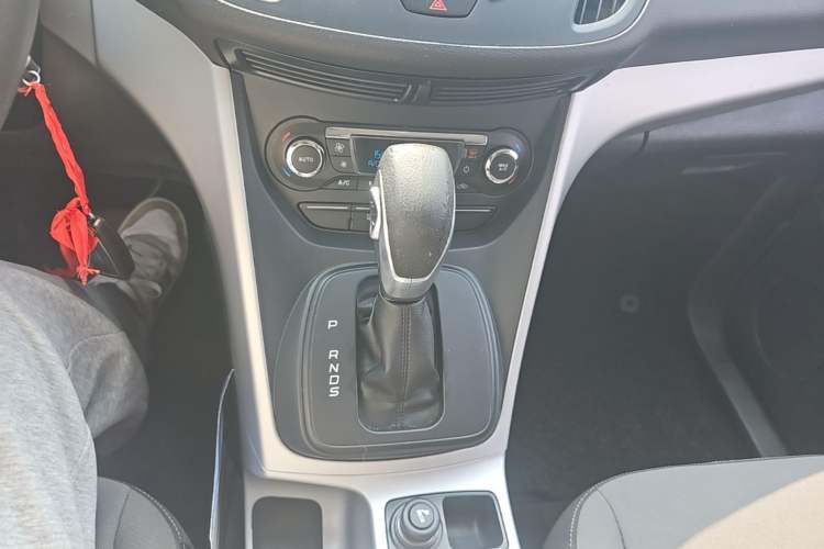 Used Ford Kuga 2015 1.5L GTDi Two-Wheel-Drive Comfort Model Gear Lever