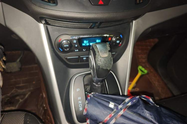 Used Ford Kuga 2015 1.5L GTDi Two-Wheel Drive Fashion Edition Gear Lever
