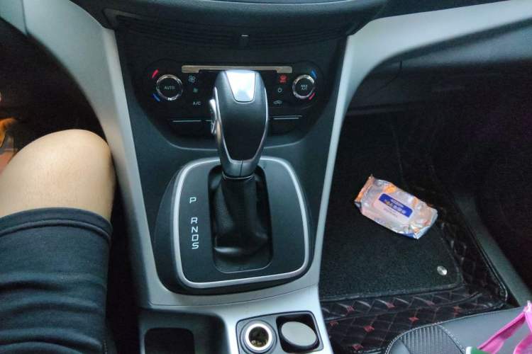 Used Ford Kuga 2015 1.5L GTDi Two-Wheel Drive Fashion Edition Gear Lever