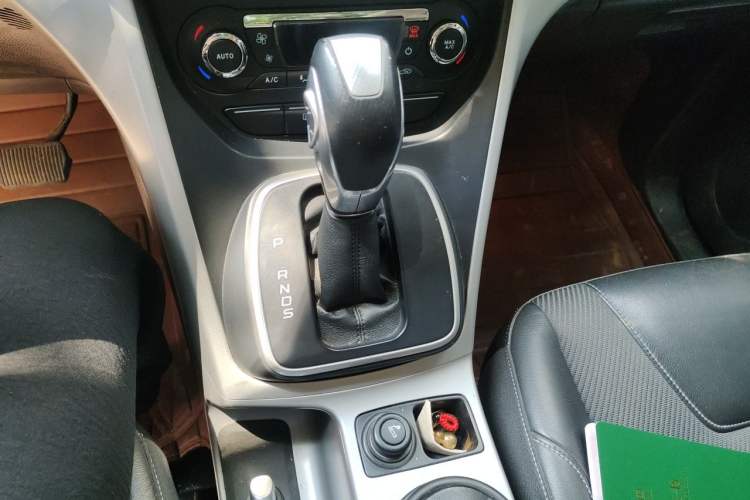 Used Ford Kuga 2015 1.5L GTDi Two-Wheel Drive Fashion Edition Gear Lever