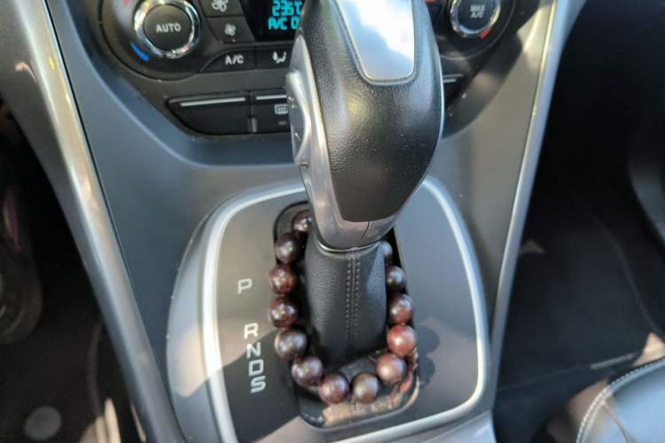 Used Ford Kuga 2015 1.5L GTDi Four-Wheel-Drive Elite Model Gear Lever