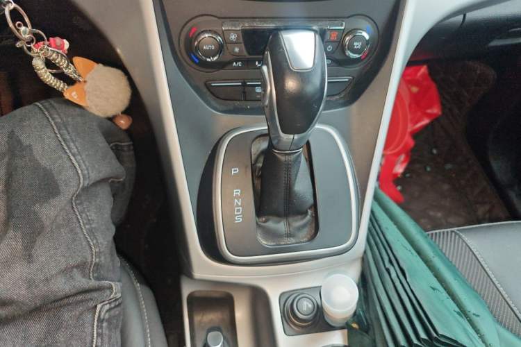 Used Ford Kuga 2015 1.5L GTDi Two-Wheel Drive Fashion Edition Gear Lever