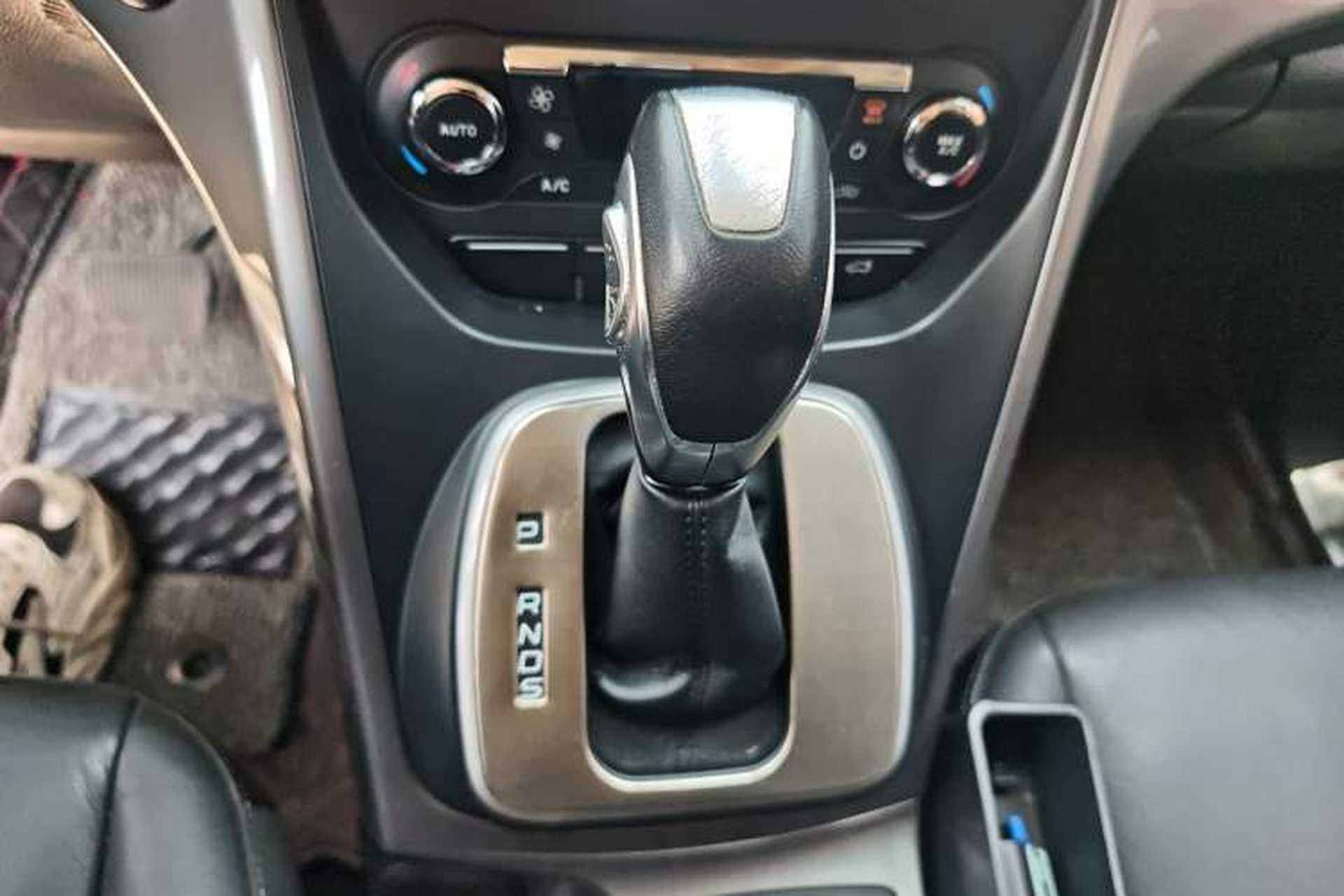 Used Ford Kuga 2015 2.0L GTDi Four-Wheel Drive Elite Model Gear Lever
