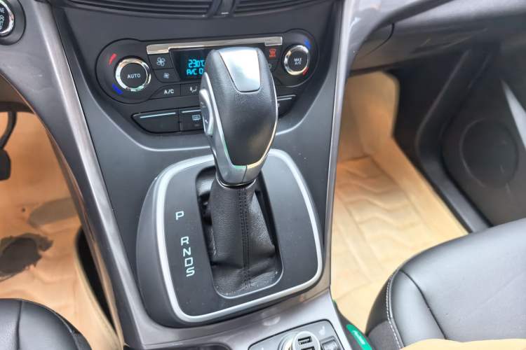 Used Ford Kuga 2015 1.5L GTDi Four-Wheel-Drive Elite Model Gear Lever
