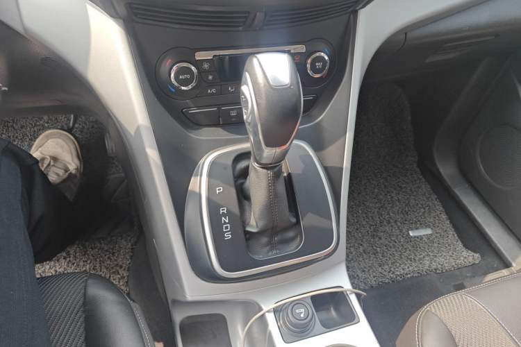 Used Ford Kuga 2015 1.5L GTDi Two-Wheel Drive Fashion Edition Gear Lever