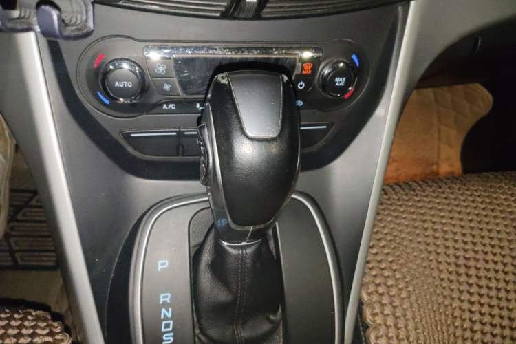 Used Ford Kuga 2015 1.5L GTDi Two-Wheel Drive Fashion Edition Gear Lever