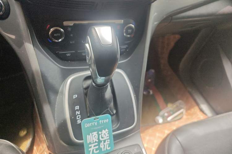 Used Ford Kuga 2015 2.0L GTDi Four-Wheel Drive Prestige Model Gear Lever
