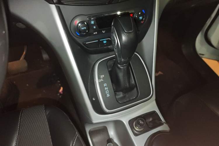 Used Ford Kuga 2015 1.5L GTDi Two-Wheel Drive Fashion Edition Gear Lever