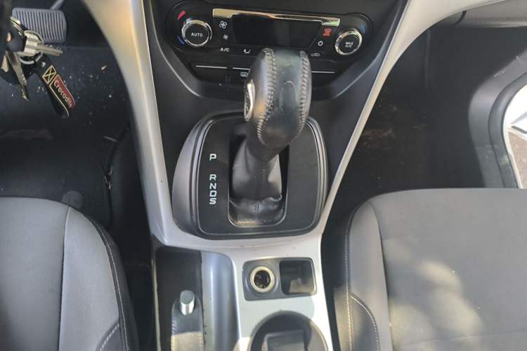 Used Ford Kuga 2015 1.5L GTDi Two-Wheel-Drive Comfort Model Gear Lever