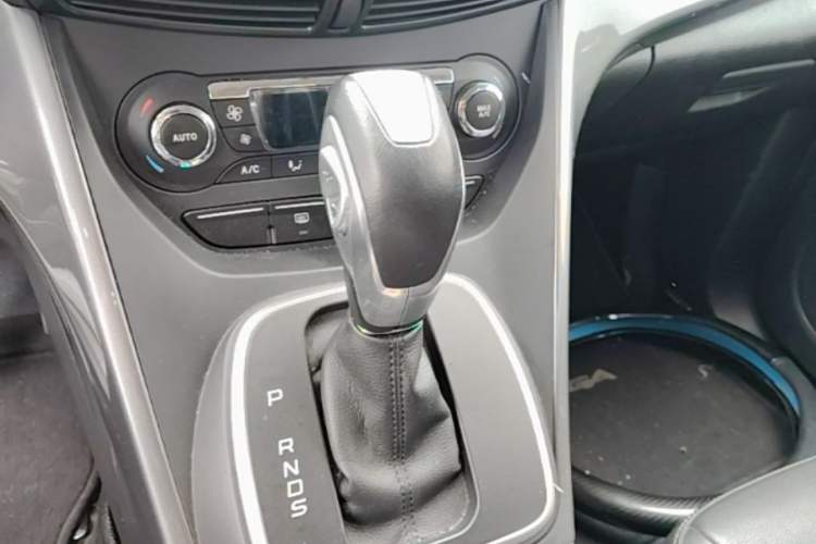 Used Ford Kuga 2015 1.5L GTDi Four-Wheel-Drive Elite Model Gear Lever