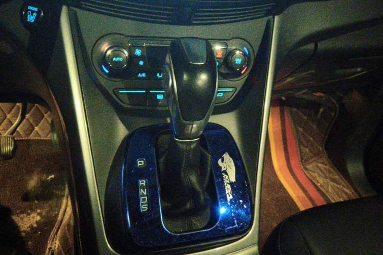Used Ford Kuga 2015 1.5L GTDi Four-Wheel-Drive Elite Model Gear Lever