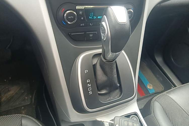 Used Ford Kuga 2015 1.5L GTDi Two-Wheel Drive Fashion Edition Gear Lever