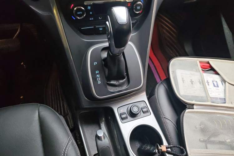 Used Ford Kuga 2015 1.5L GTDi Two-Wheel Drive Fashion Edition Gear Lever