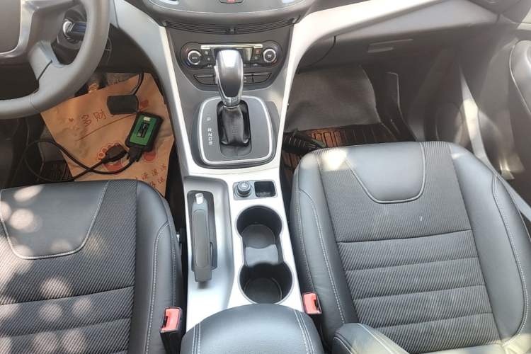 Used Ford Kuga 2015 1.5L GTDi Two-Wheel Drive Fashion Edition Gear Lever
