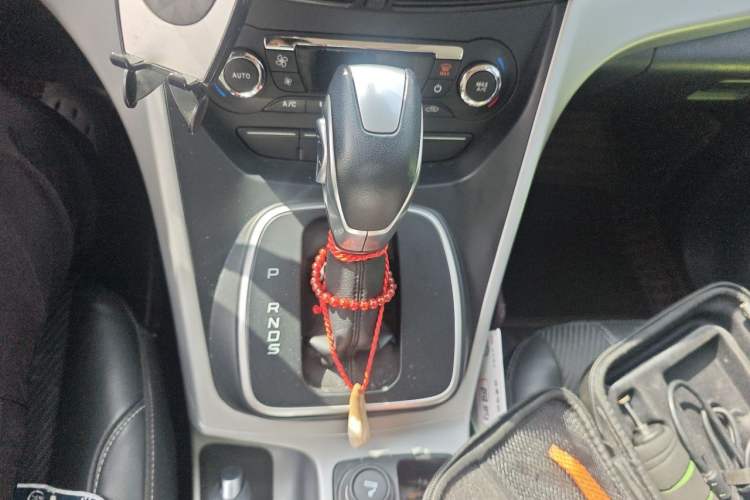 Used Ford Kuga 2015 1.5L GTDi Two-Wheel Drive Fashion Edition Gear Lever