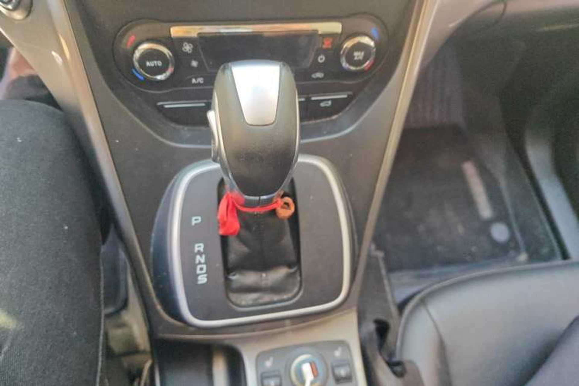 Used Ford Kuga 2015 1.5L GTDi Four-Wheel-Drive Elite Model Gear Lever