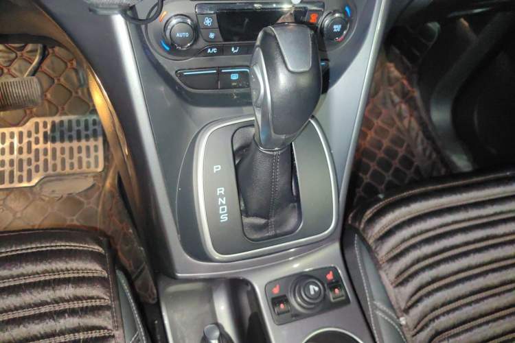 Used Ford Kuga 2015 1.5L GTDi Four-Wheel-Drive Elite Model Gear Lever