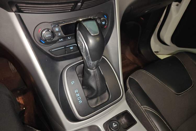 Used Ford Kuga 2015 1.5L GTDi Two-Wheel Drive Fashion Edition Gear Lever