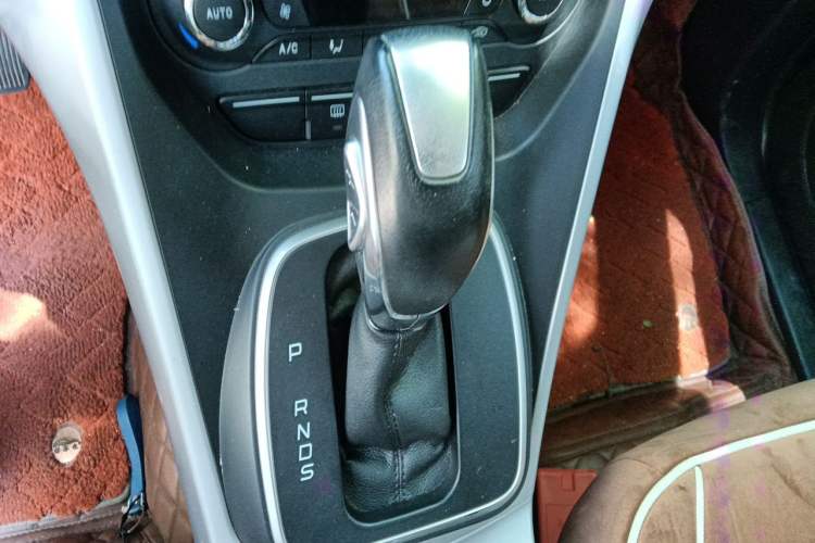 Used Ford Kuga 2015 1.5L GTDi Two-Wheel Drive Fashion Edition Gear Lever