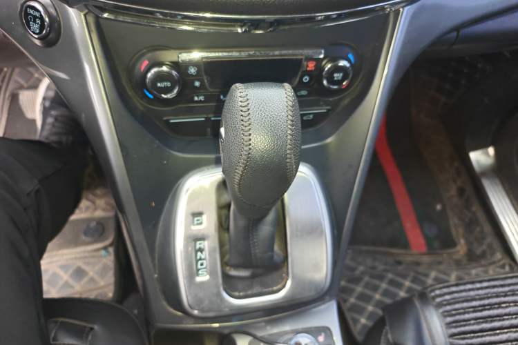 Used Ford Kuga 2015 1.5L GTDi Four-Wheel-Drive Elite Model Gear Lever