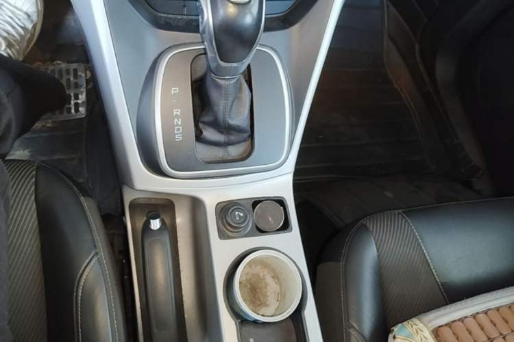 Used Ford Kuga 2015 1.5L GTDi Two-Wheel Drive Fashion Edition Gear Lever