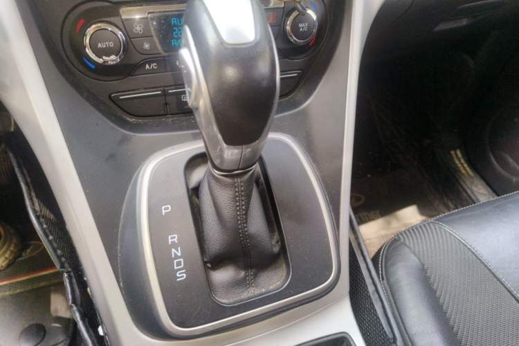 Used Ford Kuga 2015 1.5L GTDi Two-Wheel Drive Fashion Edition Gear Lever