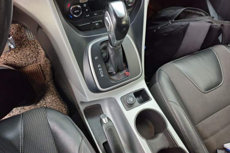 Used Ford Kuga 2015 1.5L GTDi Two-Wheel Drive Fashion Edition Gear Lever