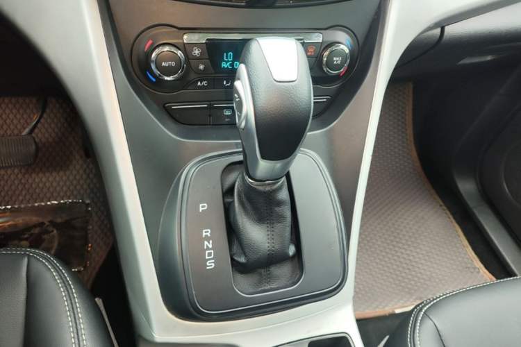 Used Ford Kuga 2015 1.5L GTDi Two-Wheel-Drive Comfort Model Gear Lever