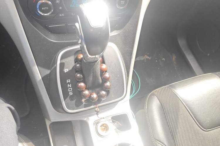 Used Ford Kuga 2015 1.5L GTDi Two-Wheel Drive Fashion Edition Gear Lever
