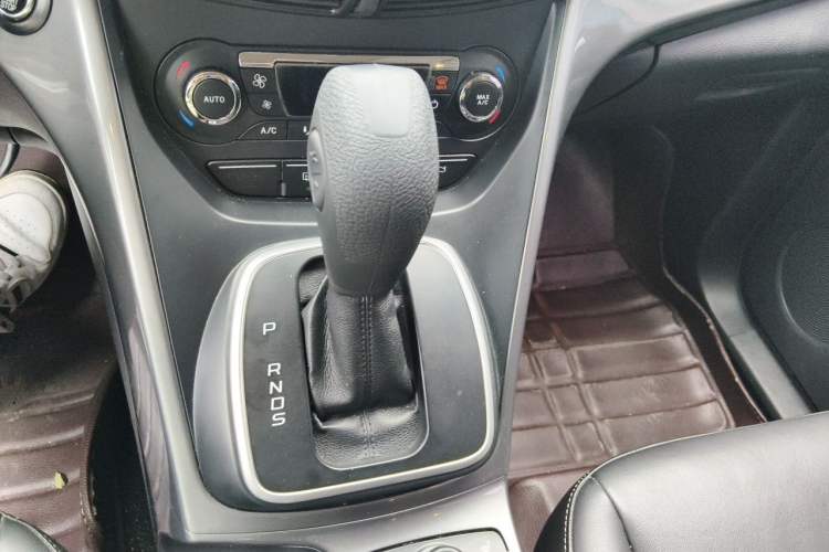 Used Ford Kuga 2015 2.0L GTDi Four-Wheel Drive Elite Model Gear Lever
