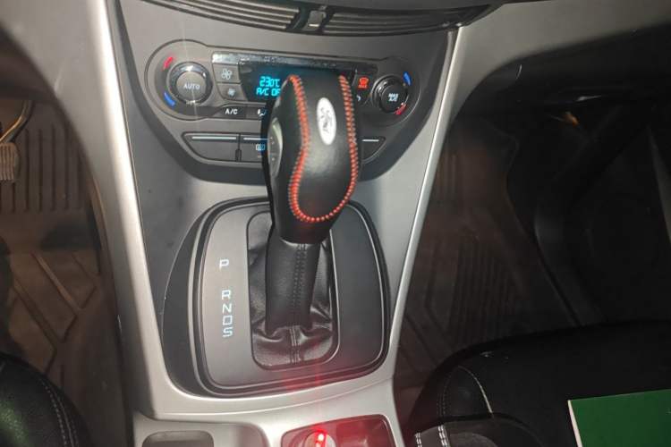 Used Ford Kuga 2015 1.5L GTDi Two-Wheel-Drive Comfort Model Gear Lever