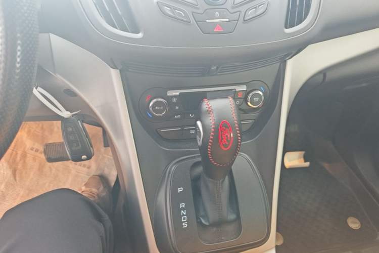 Used Ford Kuga 2015 1.5L GTDi Two-Wheel-Drive Comfort Model Gear Lever