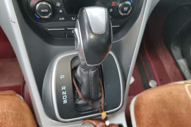 Used Ford Kuga 2015 1.5L GTDi Two-Wheel Drive Fashion Edition Gear Lever