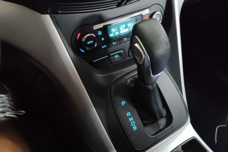 Used Ford Kuga 2015 1.5L GTDi Two-Wheel-Drive Comfort Model Gear Lever