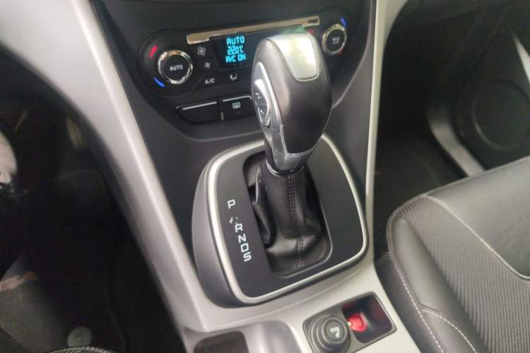 Used Ford Kuga 2015 1.5L GTDi Two-Wheel Drive Fashion Edition Gear Lever