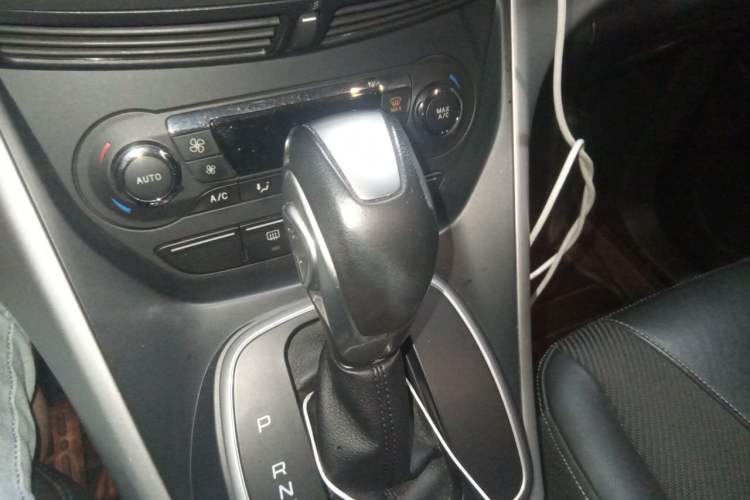 Used Ford Kuga 2015 1.5L GTDi Two-Wheel Drive Fashion Edition Gear Lever
