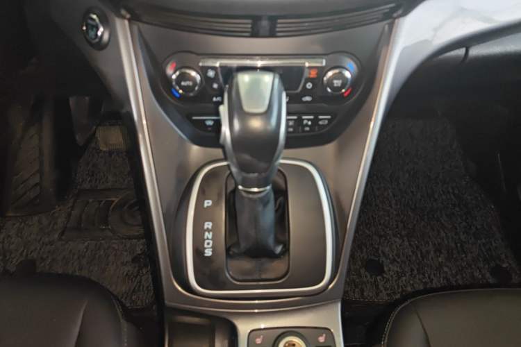 Used Ford Kuga 2015 2.0L GTDi Four-Wheel Drive Prestige Model Gear Lever