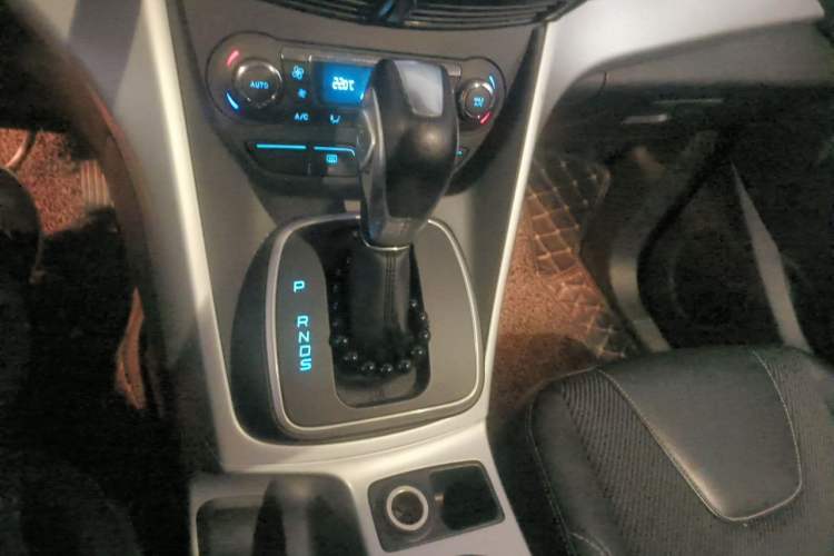 Used Ford Kuga 2015 1.5L GTDi Two-Wheel Drive Fashion Edition Gear Lever