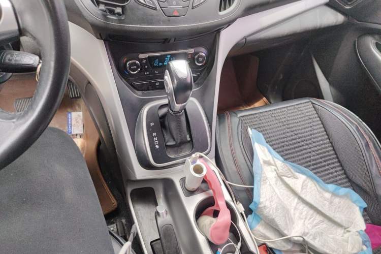 Used Ford Kuga 2015 1.5L GTDi Two-Wheel Drive Fashion Edition Gear Lever