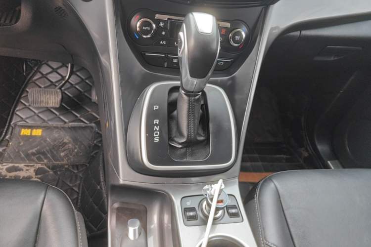 Used Ford Kuga 2015 2.0L GTDi Four-Wheel Drive Elite Model Gear Lever